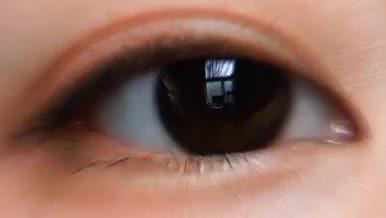 穿透眼睛瞳孔科技线条震撼转场视频视频的预览图